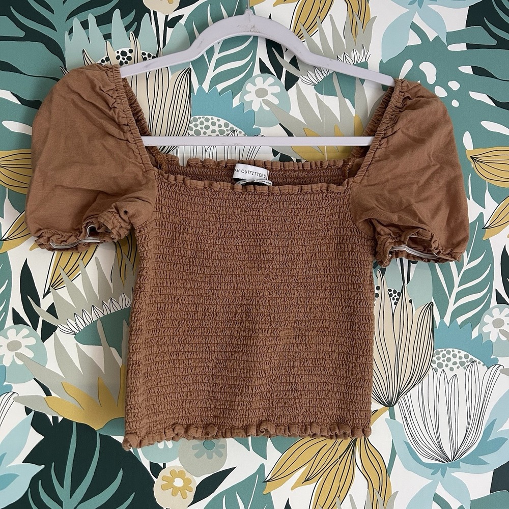 urban outfitter smocked crop brown top Size‎ SP Puffy Sleeves Summer